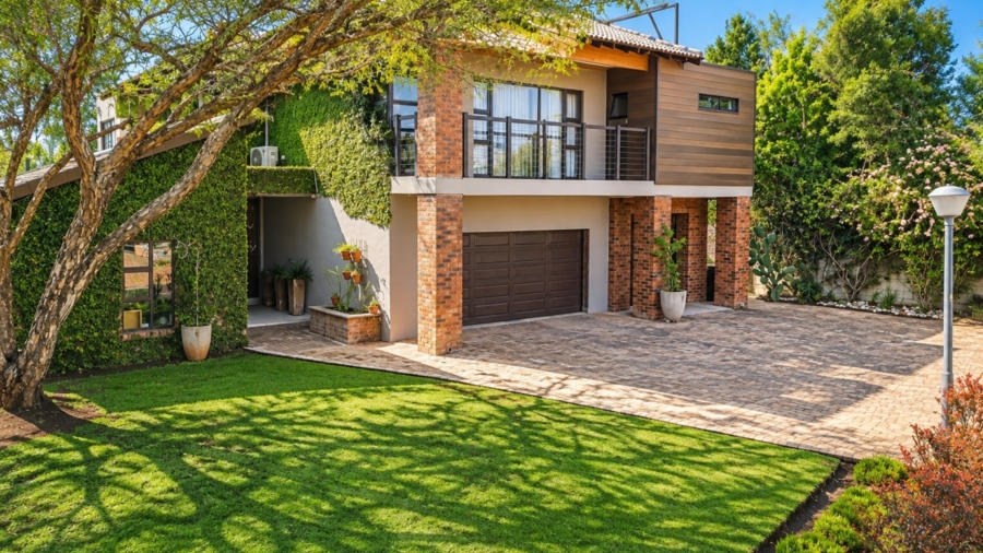 5 Bedroom Property for Sale in Xanadu Nature Estate North West